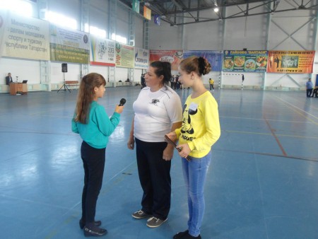 Безнең журналистларыбыз интервью ала